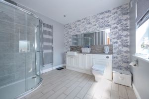 En-suite- click for photo gallery